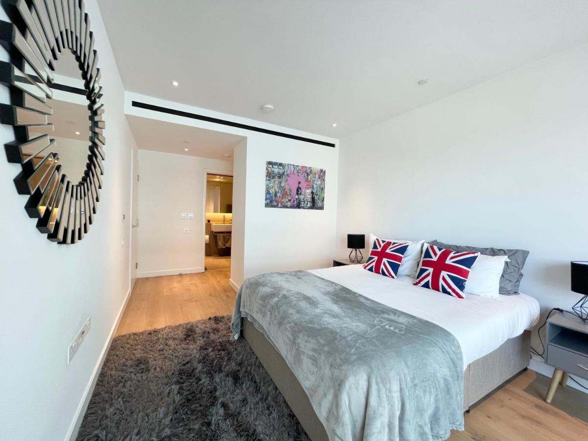 Battersea Power Apartments London Exterior photo